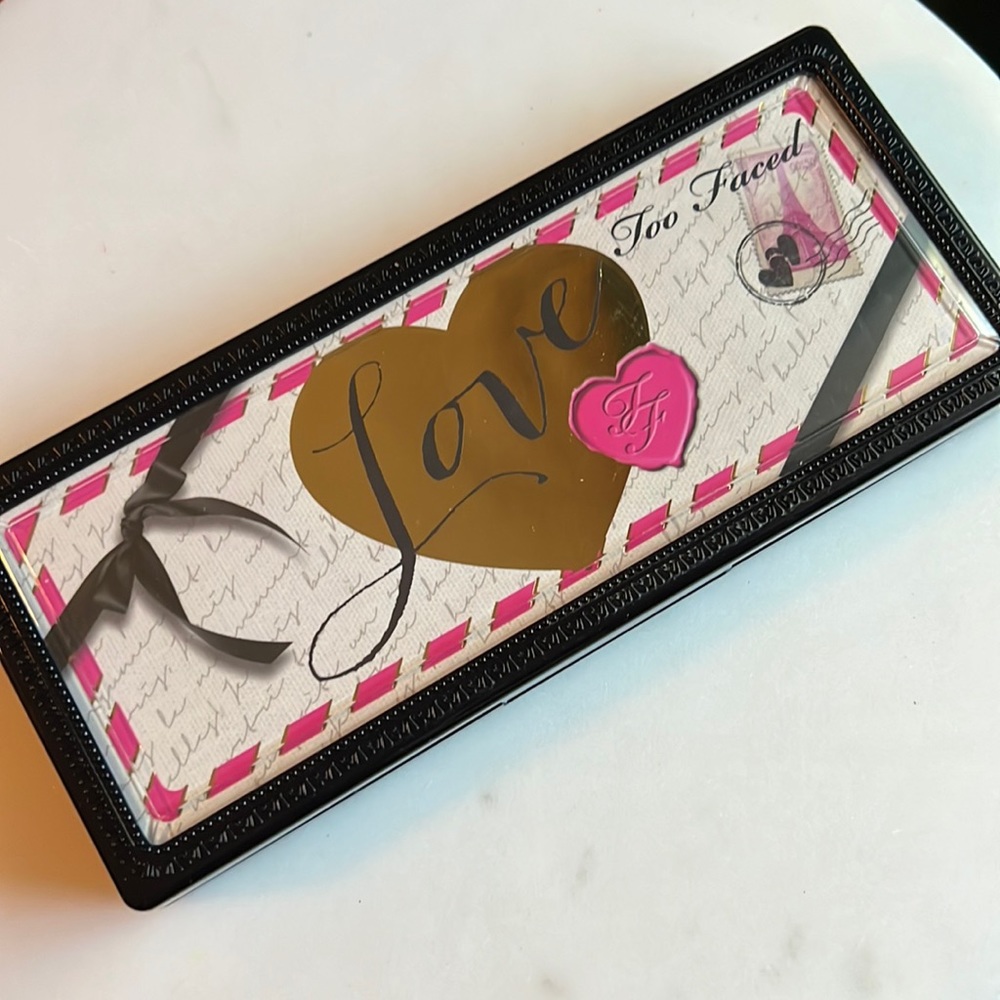 Too Faced Love Passionately Pretty Eyeshadow Palette